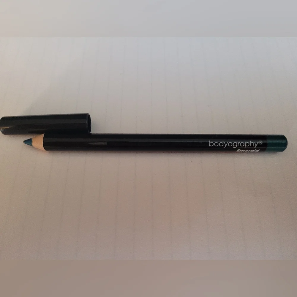 ❤️2 Ads/$20 - Bodyography emerald eyeliner - Picture 2 of 3